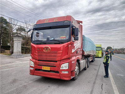 婺源縣交通運(yùn)輸局 強(qiáng)化監(jiān)管與服務(wù)，全力保障春運(yùn)期間集裝箱道路運(yùn)輸安全暢通